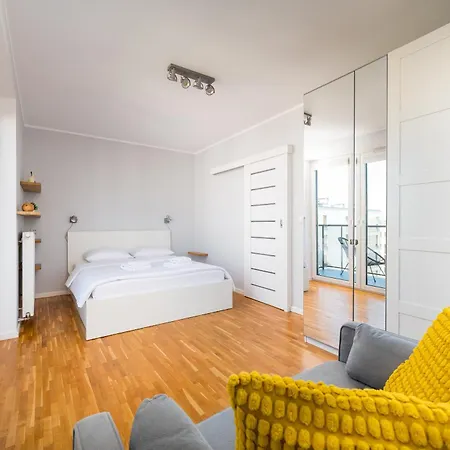 Brodnowski Urban Jungle By Bookinghost 华沙