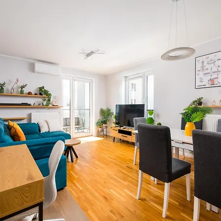 Brodnowski Urban Jungle By Bookinghost *