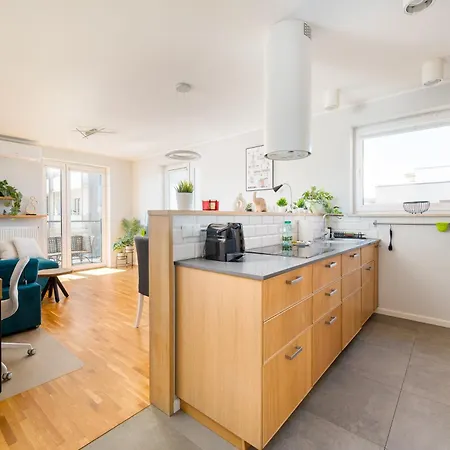 Brodnowski Urban Jungle By Bookinghost *