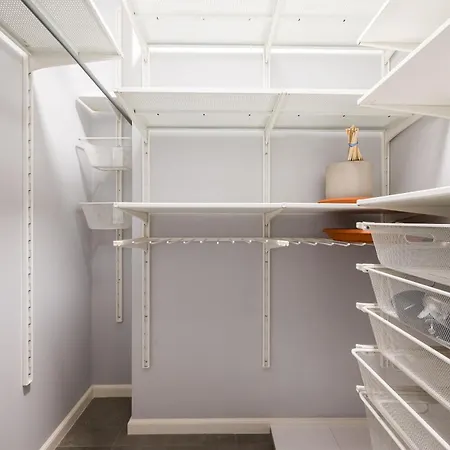 Brodnowski Urban Jungle By Bookinghost * 华沙