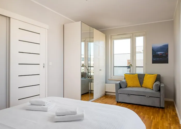 Brodnowski Urban Jungle By Bookinghost * Varsavia